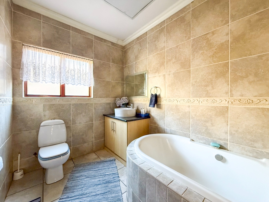 4 Bedroom Property for Sale in Xanadu Eco Park North West